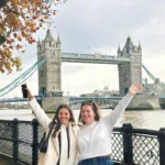 Viajes híbridos, Jóvenes y posmodernidad: cómo los jóvenes redefinen el turismo. Cuando trabajar y viajar se convierten en una forma de vida.